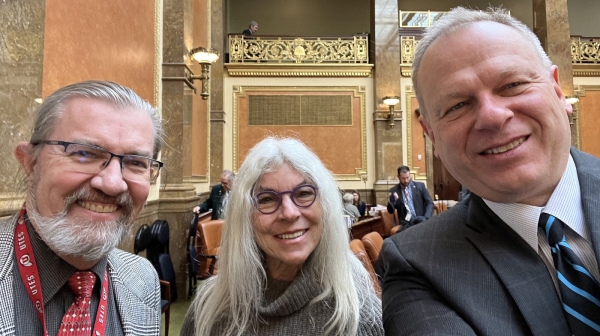 FRIENDS Executive Director, Lynn de Freitas, with Representatives Joel Briscoe and Doug Owens on the floor of the Utah House.